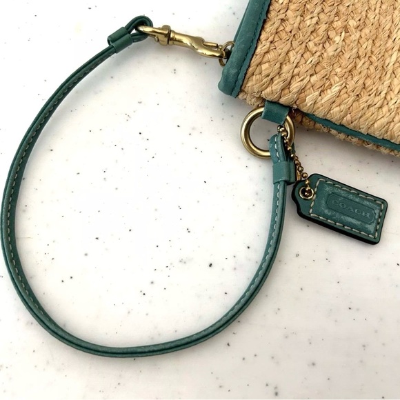 COACH Hampton Natural Straw Medium Wristlet Clutch Teal Flower Appliqué Patch - Picture 8 of 10